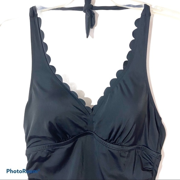 Swimsuits For All 1pc Scallop Halter V Neck Halter - Picture 8 of 10